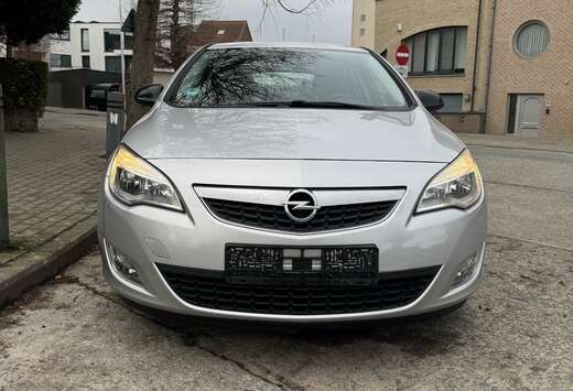 Opel Automatique Essence 1.6 84.500KM