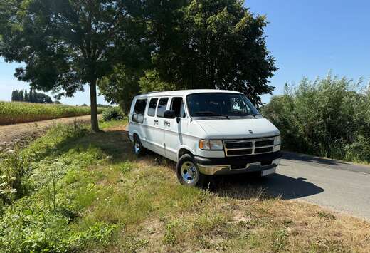 Dodge B2500 RAM VAN