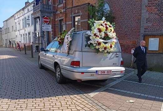 Ford CROWN VICTORIA CORBILLARD