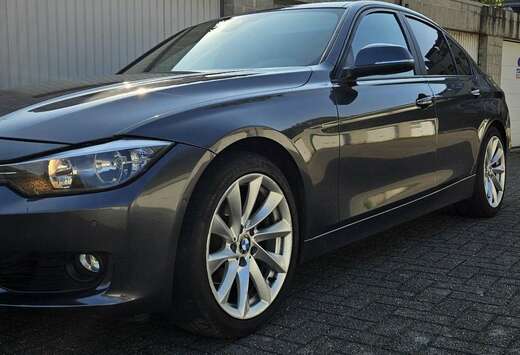 BMW 320i