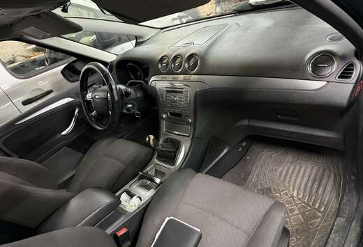 Ford 2.0i Ambiente