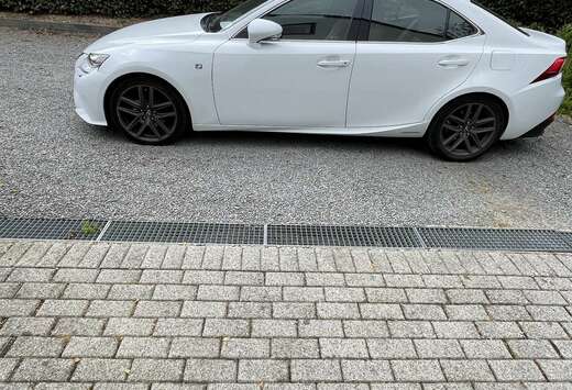 Lexus 300h F Sport