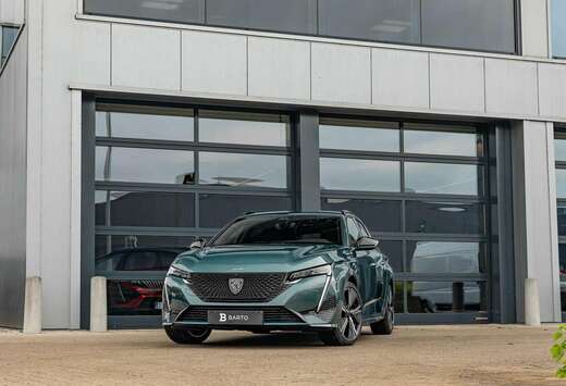 Peugeot SW  GT  130PK AT  360  Massage  Alcantara...