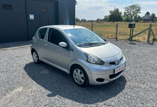 Toyota 1.0 essence AIRCO 2011 Euro 5f