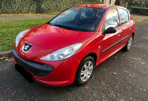 Peugeot 206+ 1.1 benzine 111dkm reeds gekeurd