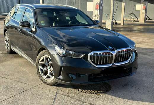 BMW 520d Touring  Contact via WhatsApp berichten