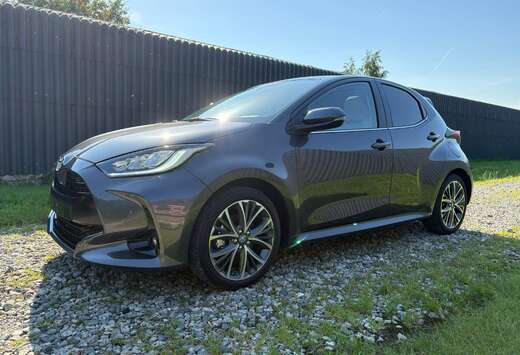 Toyota HYBRIDE*TOIT-PANO*CUIR*JBL*HEAD-UP*GPS*CAMERA* ...