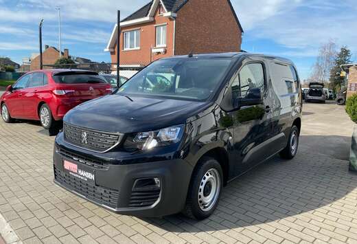 Peugeot 1.5 Blue HDi , 1Eig. Navi connect AR Camera,  ...