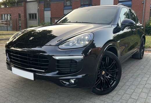 Porsche 3.0i V6 Hybrid Tiptronic S Pack Chrono