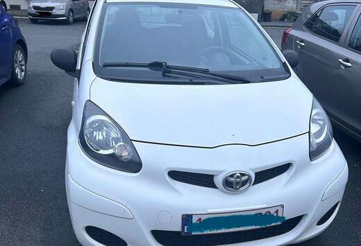 Toyota Aygo 1.0i VVT-i Car Dance