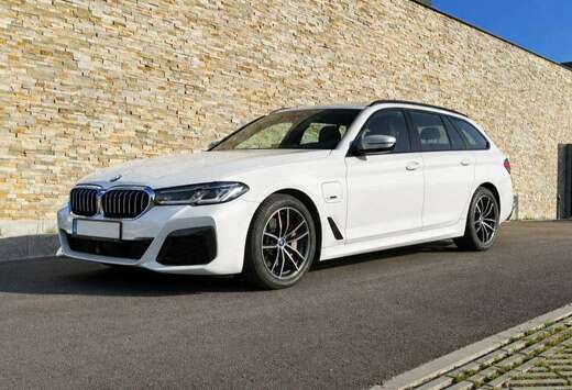 BMW BMW 530e Touring xDrive M-Pack  PANO  HUD  ACC  F ...