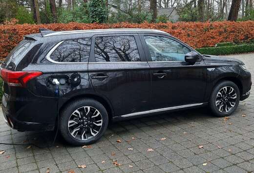 Mitsubishi Outlander 2.0 4WD Plug-In Hybrid Instyle p ...