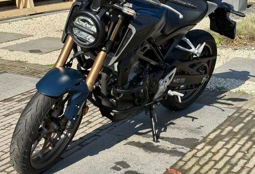 Honda CB125R