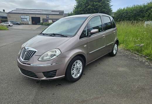 Lancia 1.4i 16v Limited Edition DFN