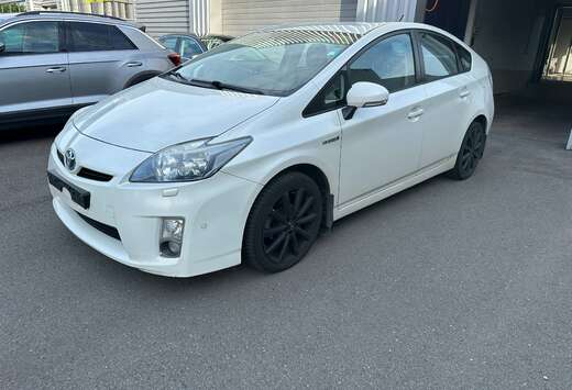 Toyota Prius Hybrid 1.8i VVT-i + elektrisch