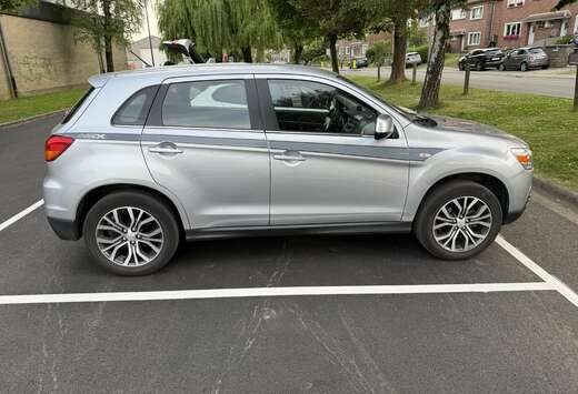 Mitsubishi 1.6i 2WD Intense
