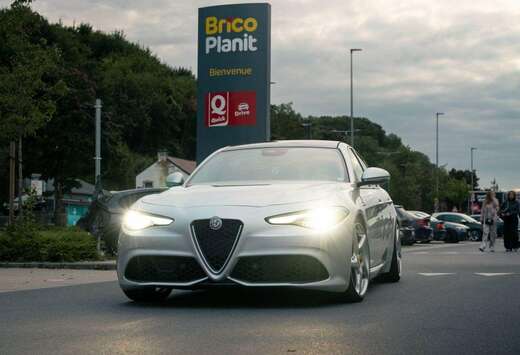 Alfa Romeo 2.0 T AWD Veloce