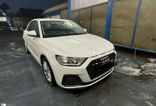 Audi 30 TFSI Sportback S tronic