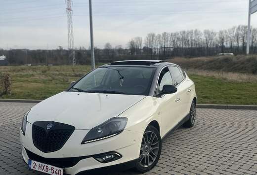 Lancia 1.6 Multijet Oro SelecTronic