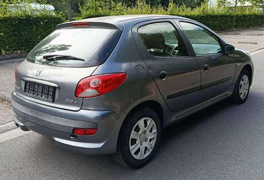 Peugeot 206  1.1i Urban