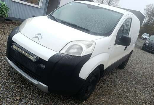 Citroen Camionette1,4HDI/roule bien/Bon pneus hiver