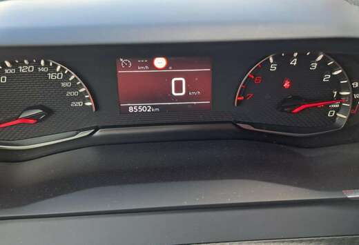 Peugeot 2008 1.5 BlueHDi Allure Pack S