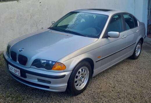BMW 323i