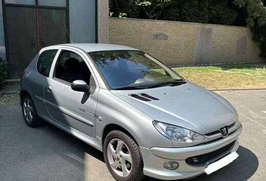 Peugeot 1.6i 16v EXPORT HANDELAAR