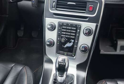 Volvo D2 120 ch Stop&Start Momentum