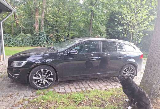 Volvo V60 2.4 D5 4WD TE PHEV Momentum