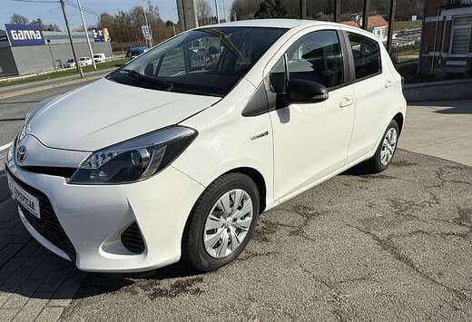 Toyota Yaris 1.5 HYBRIDE Essence