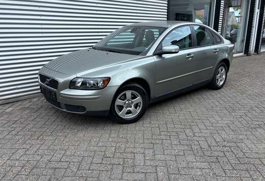 Volvo 1.6i 16v Kinetic - Leder - Park Assist