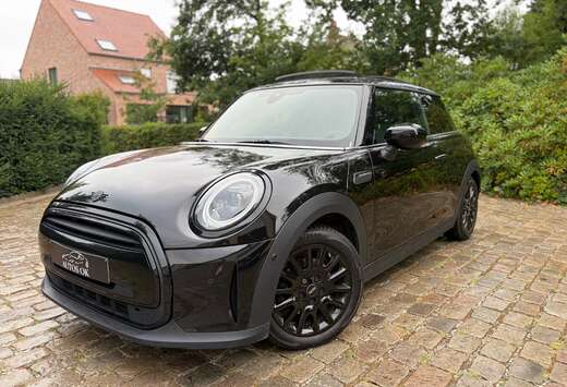 MINI 1.5 Automaat Full Option ### 66000 km ###