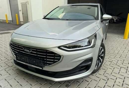 Ford Focus 1.0 EcoBoost Hybrid TITANIUM X