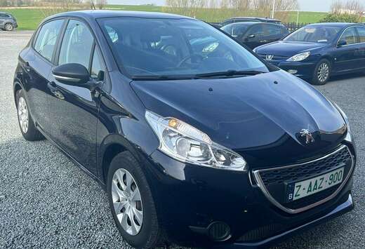 Peugeot 1.2L BENZINE. 87700 KM. 2014. 5900 EURO