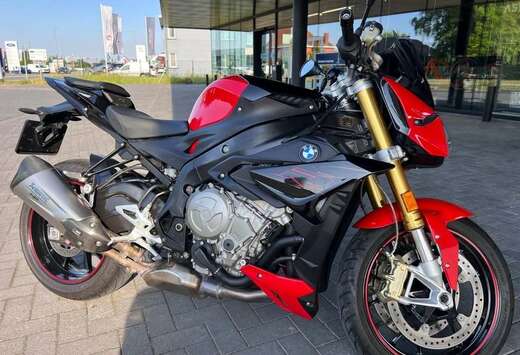 BMW Naked