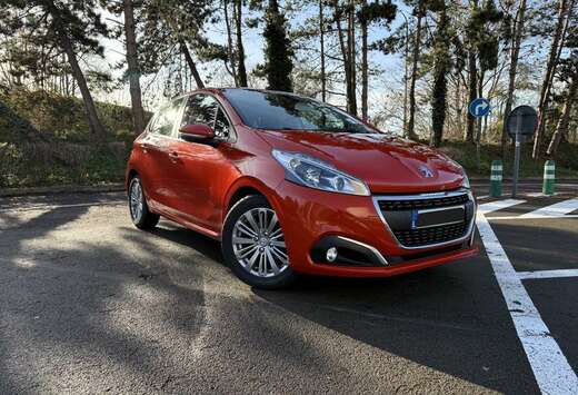 Peugeot 208 1.5 BlueHDi Signature / 12 mois de garant ...