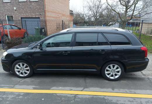 Toyota Avensis SW 2.0 Turbo D4D 16v Linea Sol DPF