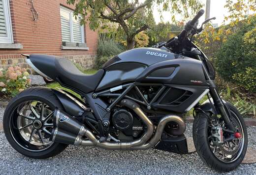 Carbone