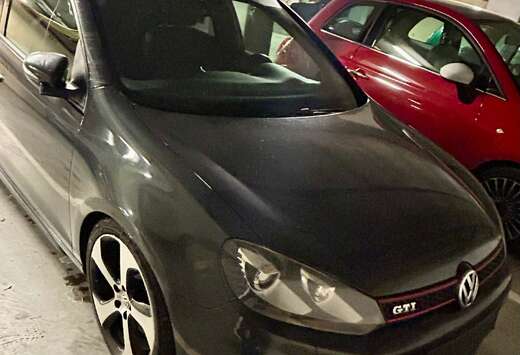 Volkswagen Golf 2.0 TSI DSG