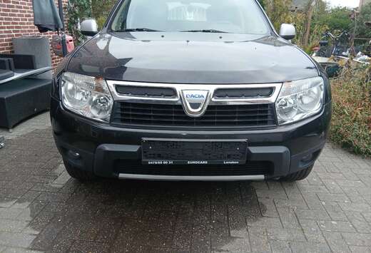 Dacia Duster 1.6 16V 4x2 Laureate