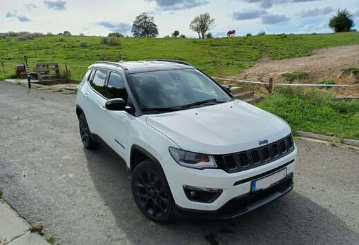 Jeep PHEV - 4xe Sport - attache remorque