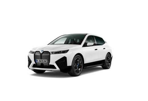 BMW xDrive50 Sport  PANO  TOWB   DRIVEPRO