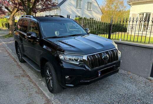 Toyota Land Cruiser 2.8 D-4D Black Premium A/T