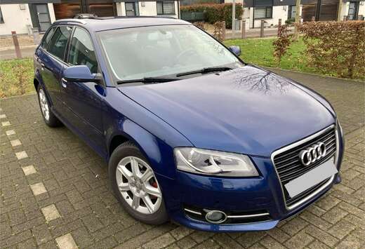 Audi Sportback 1.6 TDi //  S tronic