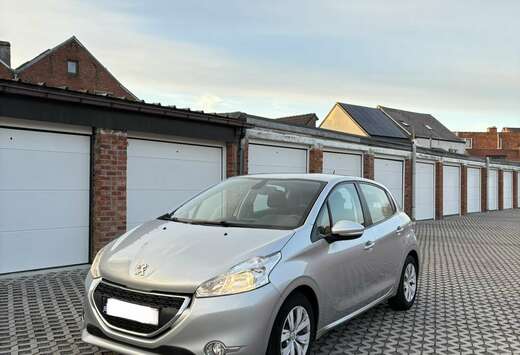 Peugeot Peugeot 208 1.2 Benzine 2013