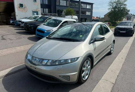 Honda Civic 1.8i 16v VTEC Executive