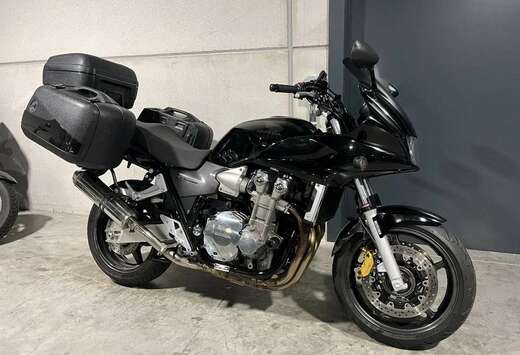 Honda CB1300S in toerbuffel versie
