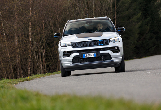 Jeep Compass 4xe 240 : Un Américain à... Melfi