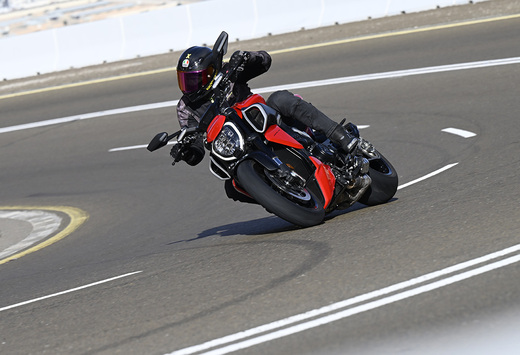 Ducati Diavel V4 - plus de cylindres, plus de fun ?